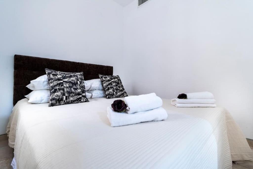 Luxury 3 Bedroom Apt, Harav Kook7 Jeruzalem Buitenkant foto