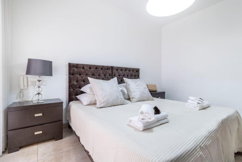 Luxury 3 Bedroom Apt, Harav Kook7 Jeruzalem Buitenkant foto