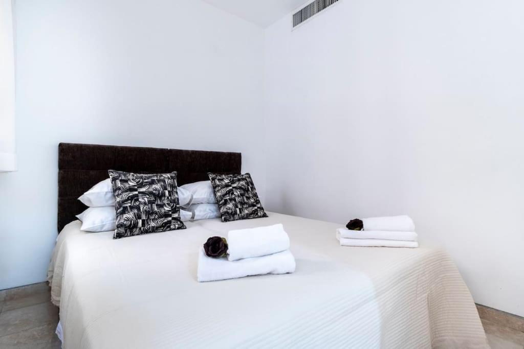 Luxury 3 Bedroom Apt, Harav Kook7 Jeruzalem Buitenkant foto